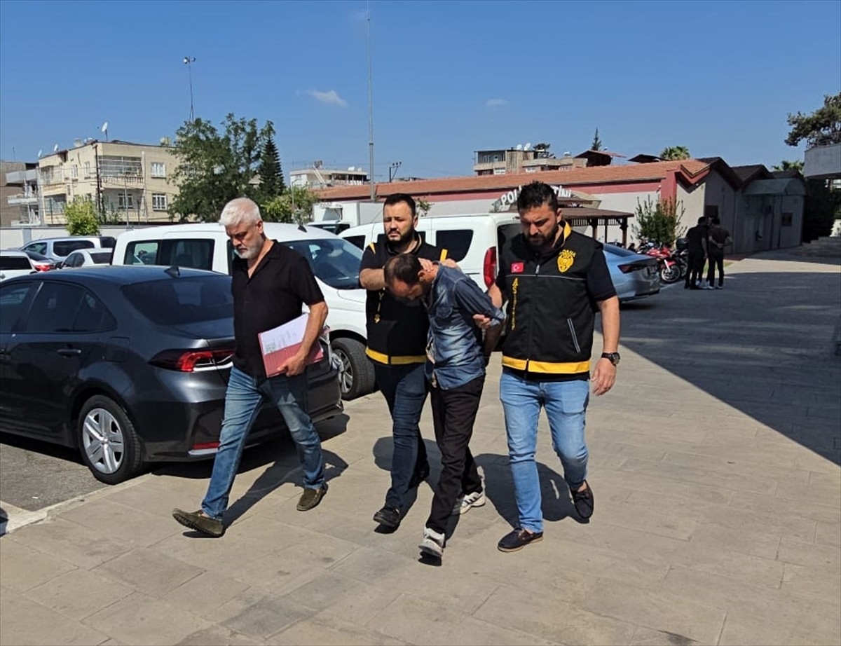 Adana'nın merkez Çukurova ilçesinde bisiklet çaldığı güvenlik kamerasından tespit edilerek...