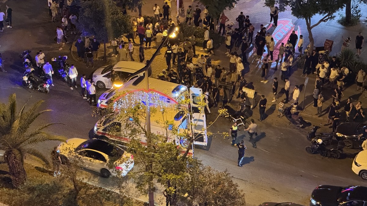 Adana'nın merkez Çukurova ilçesinde motosikletin devrilmesi sonucu 2 polis yaralandı. Yaralılar...