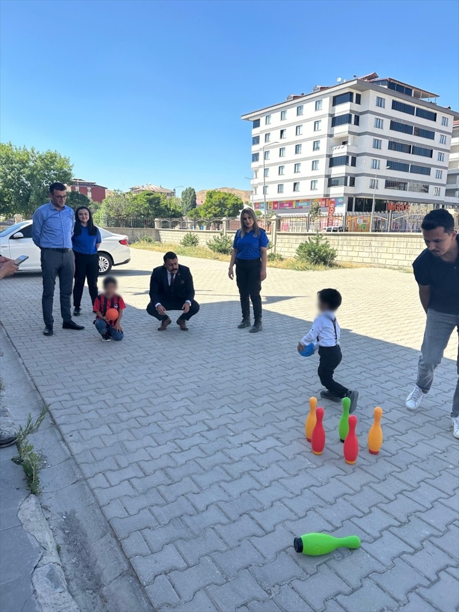 Ağrı'nın Patnos ilçesinde anneleriyle cezaevinde kalan 0-6 yaş arası çocuklar etkinliklerle güzel...