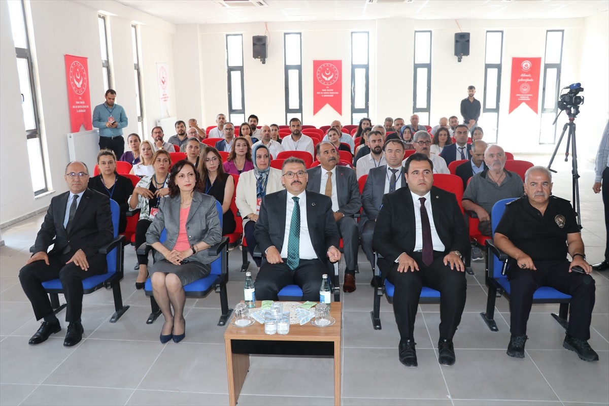 Aile ve Sosyal Hizmetler Bakanlığınca Iğdır'da "Yaşlılık Çalıştayı" düzenlendi. Aile ve Sosyal...