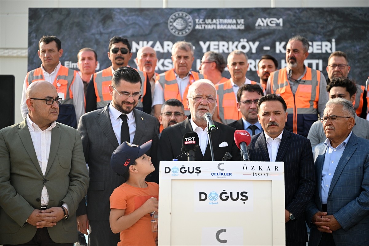 AK Parti Genel Başkanvekili Mustafa Elitaş, Ankara-Sivas Hızlı Tren Hattı ile entegre olacak...