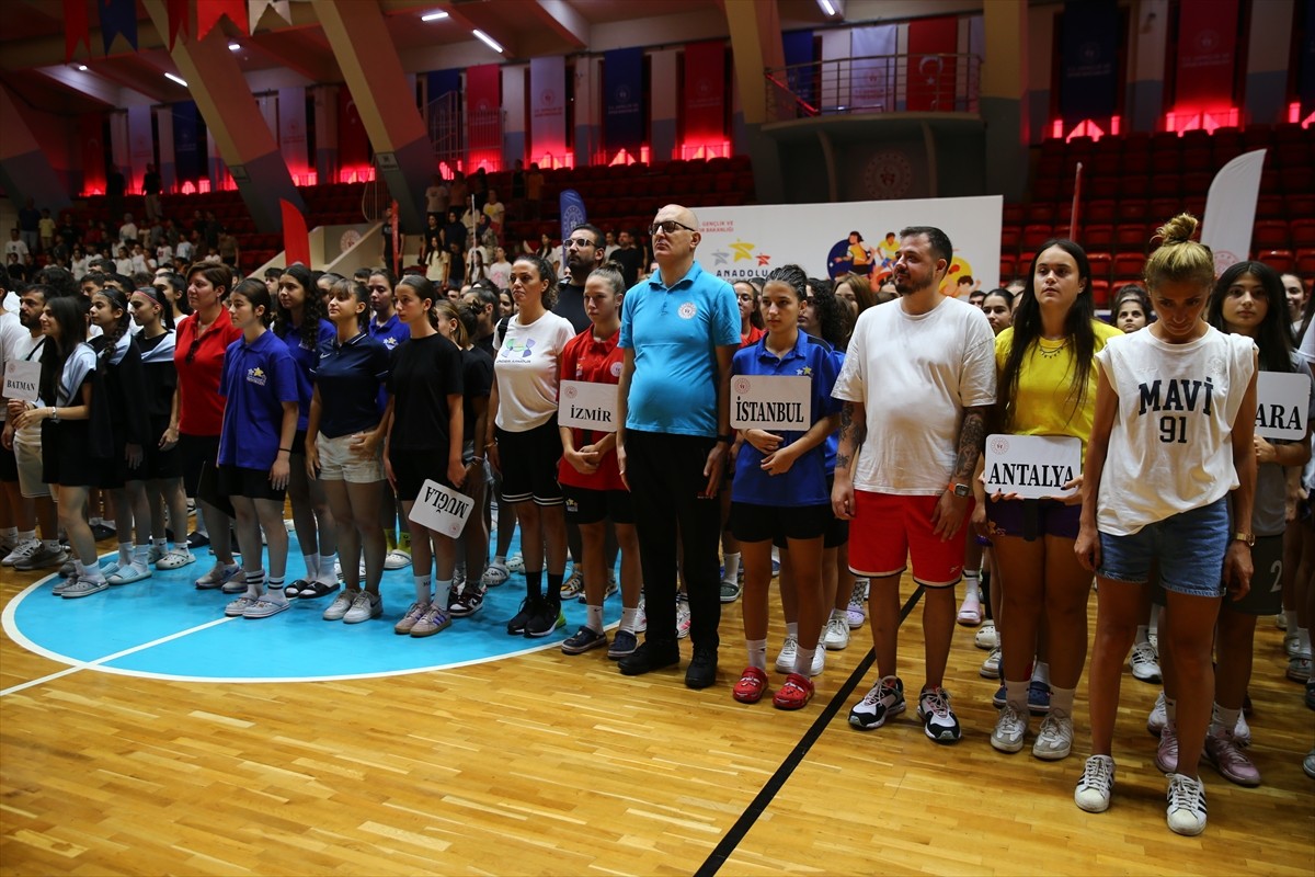 Anadolu Yıldızlar Ligi (ANALİG) Basketbol Türkiye Şampiyonası, Adana'da 23 ilden 600 sporcunun...