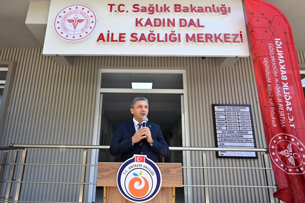 Antalya'nın Korkuteli ilçesinde hayırsever tarafından yaptırılan Kadın Dal Aile Sağlığı Merkezi...