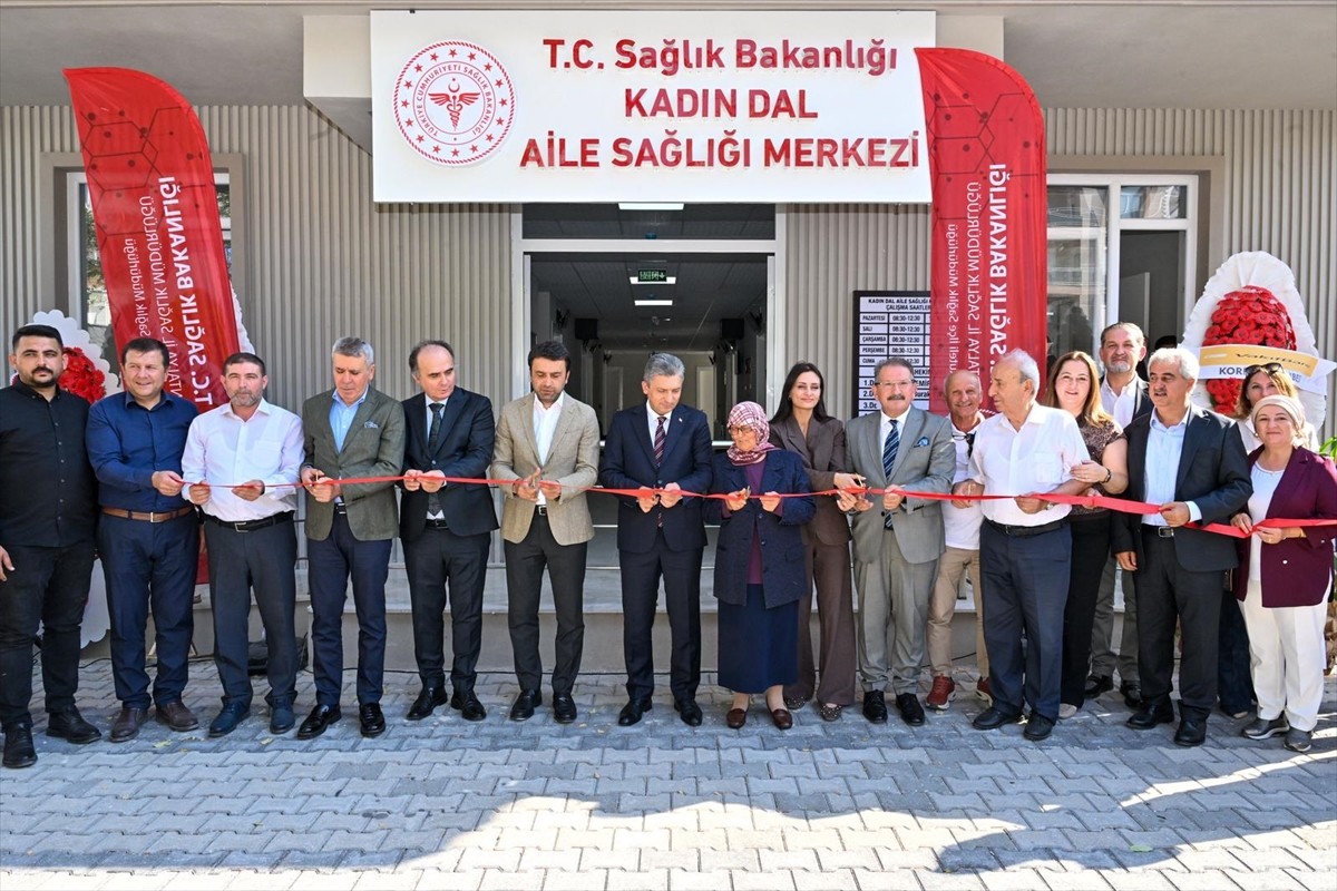 Antalya'nın Korkuteli ilçesinde hayırsever tarafından yaptırılan Kadın Dal Aile Sağlığı Merkezi...