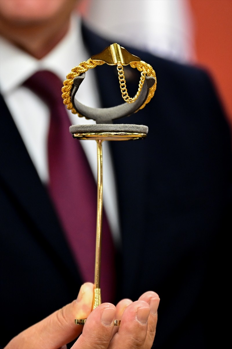 Antalya’ya özgü kuyumculuk ürünleri arasında yer alan Antalya Burması ve Antalya Lüppesi için Türk...