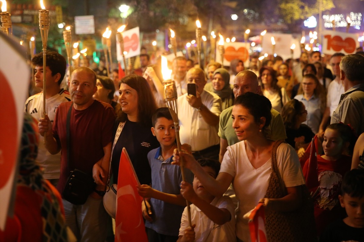 Atatürk'ün Kastamonu'ya gelişi ve Şapka İnkılabı'nın 100. yıl dönümü dolayısıyla fener alayı...