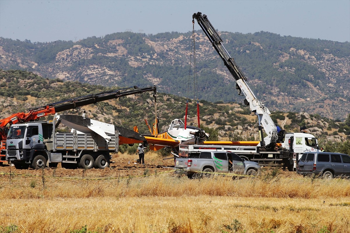 Aydın'daki orman yangınına müdahale için kalkan ve dün Muğla'nın Yatağan ilçesindeki Hacıbayramlar...