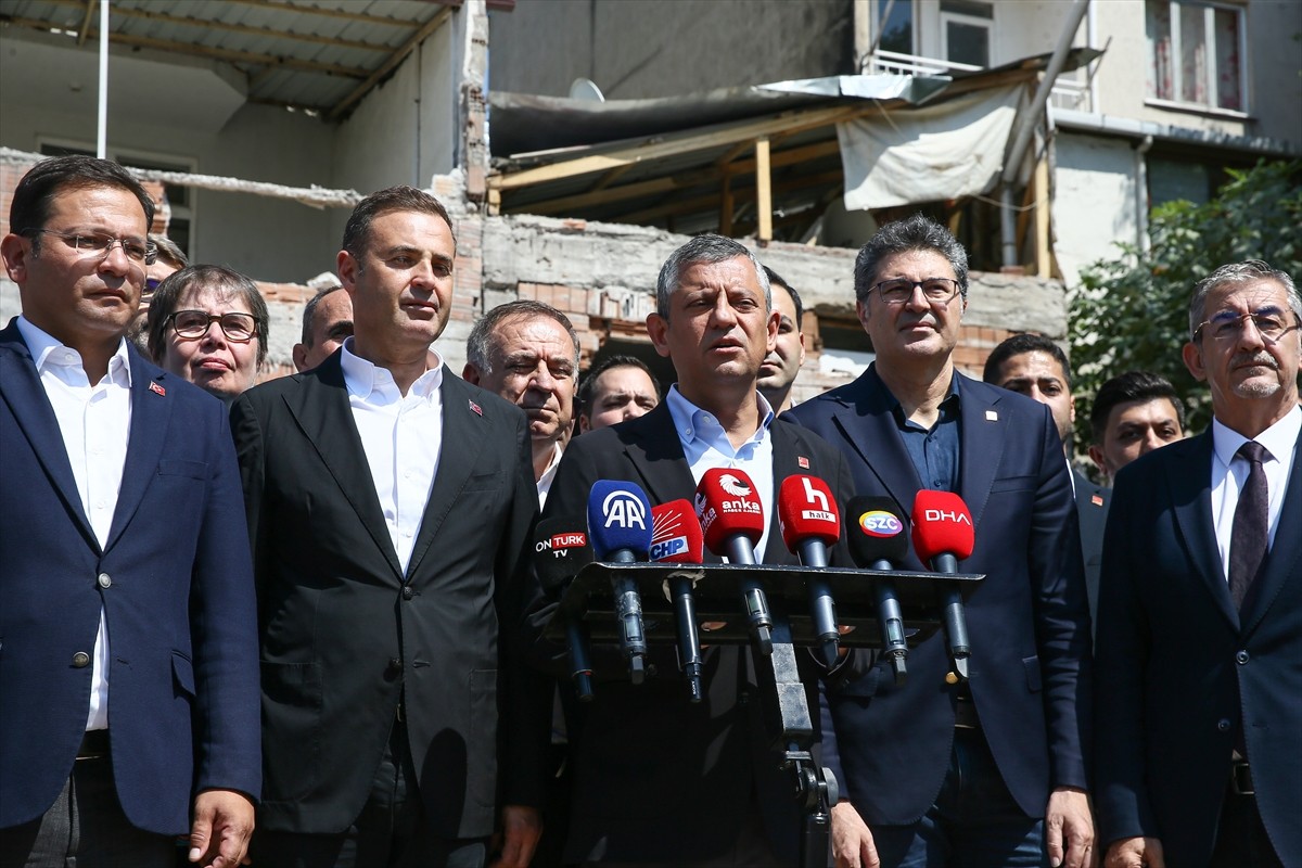 Balıkesir'in Sındırgı ilçesinde 10 Ağustos'ta meydana gelen 6,1 büyüklüğündeki deprem nedeniyle...