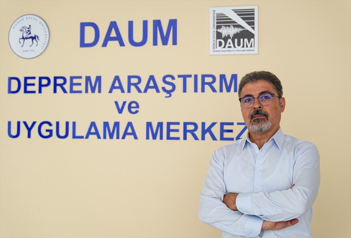 Balıkesir'in Sındırgı ilçesinde 10 Ağustos'ta meydana gelen depremin ardından, bölgede 4 bine...
