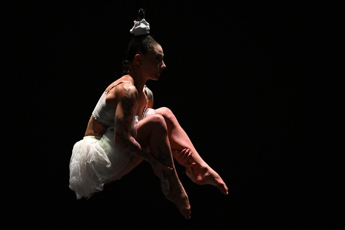 Başkentte, Türkiye'den ve dünyadan dansçıları bir araya getiren "8. Uluslararası SOLO Çağdaş Dans...