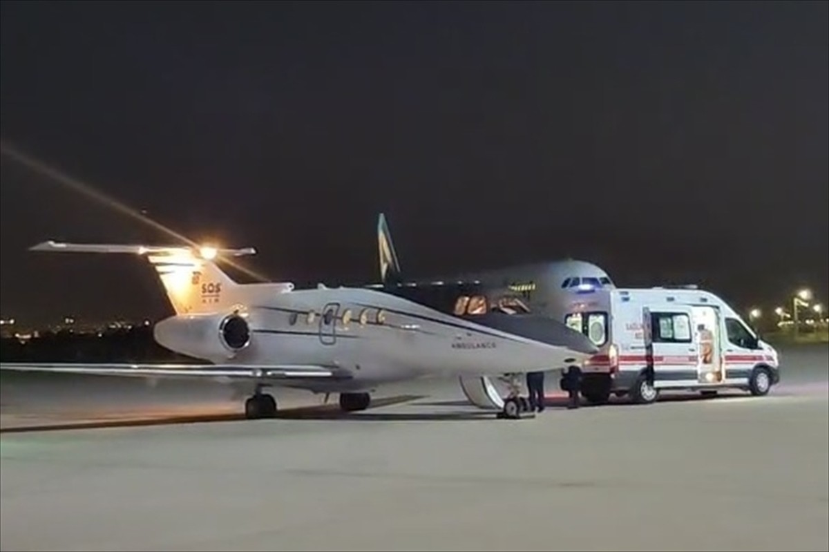 Batman'da 19 aylık bebek ve 20 yaşındaki genç, ambulans uçakla Ankara'ya sevk edildi.