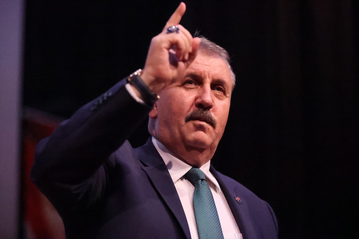 Büyük Birlik Partisi (BBP) Genel Başkanı Mustafa Destici, çeşitli temaslarda bulunmak üzere...