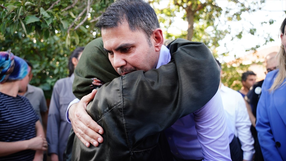 Çevre, Şehircilik ve İklim Değişikliği Bakanı Murat Kurum, Balıkesir'in Sındırgı ilçesinde meydana...