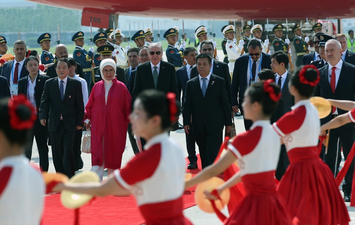 Cumhurbaşkanı Recep Tayyip Erdoğan (sol 4), Şanghay İşbirliği Örgütünün 25. Devlet Başkanları...