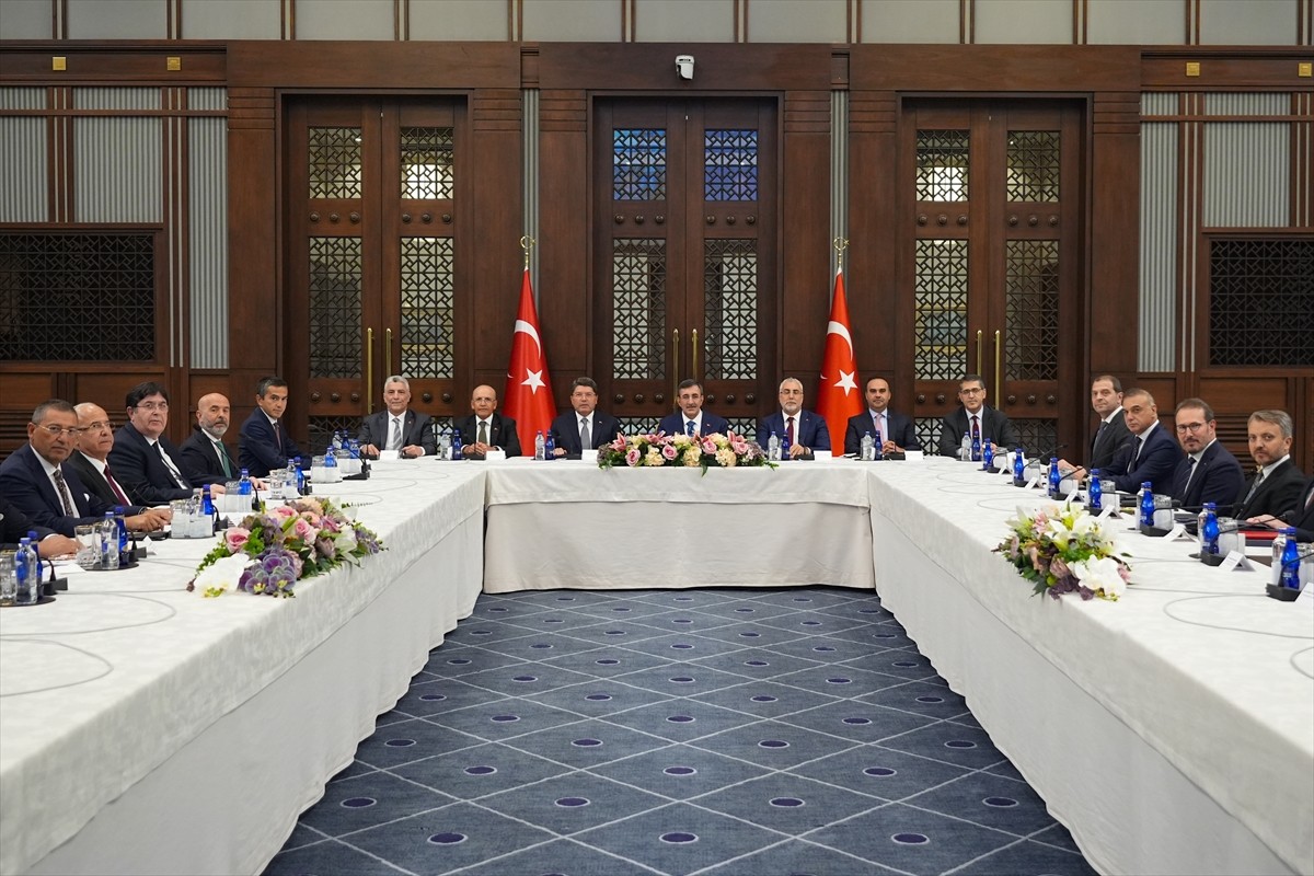 Cumhurbaşkanı Yardımcısı Cevdet Yılmaz, Türkiye İşveren Sendikaları Konfederasyonu (TİSK) Yönetim...