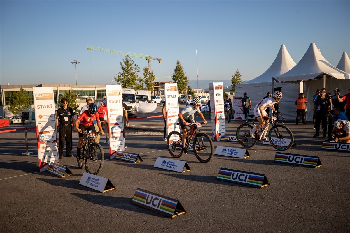 Dağ Bisikleti MTB Eliminator Dünya Kupası, Sakarya Ayçiçeği Bisiklet Vadisi'nde düzenlendi....