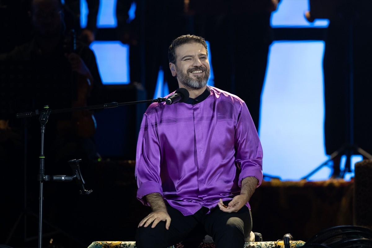 Dünya müziği geleneğinin usta isimlerinden biri olarak gösterilen Sami Yusuf, uzun bir aranın...
