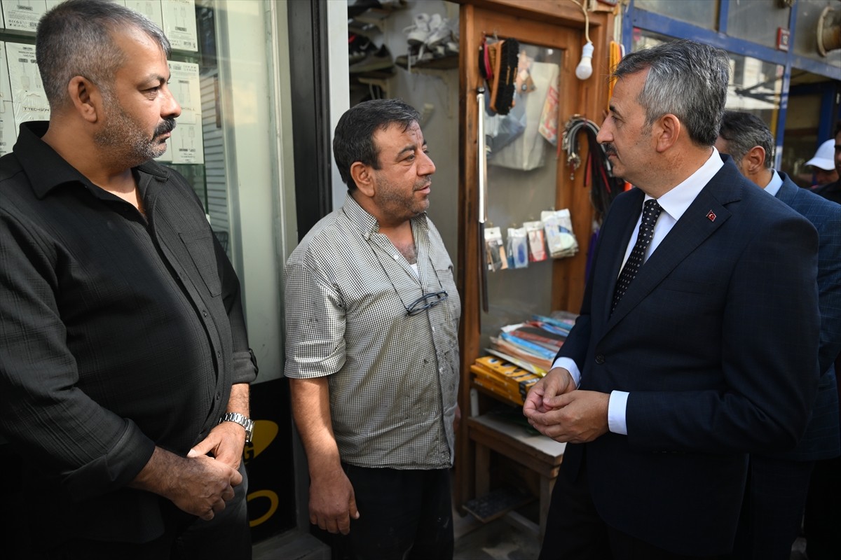 Edirne'de "Dar Çarşı" olarak da bilinen Ayakkabıcılar ve Terziler Çarşısı'nın restorasyonuna...