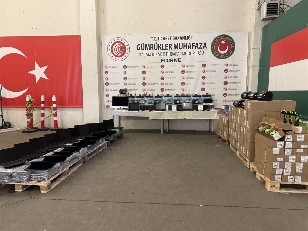 Edirne Gümrük Muhafaza Kaçakçılık ve İstihbarat Müdürlüğünce düzenlenen operasyonlarda çok sayıda...