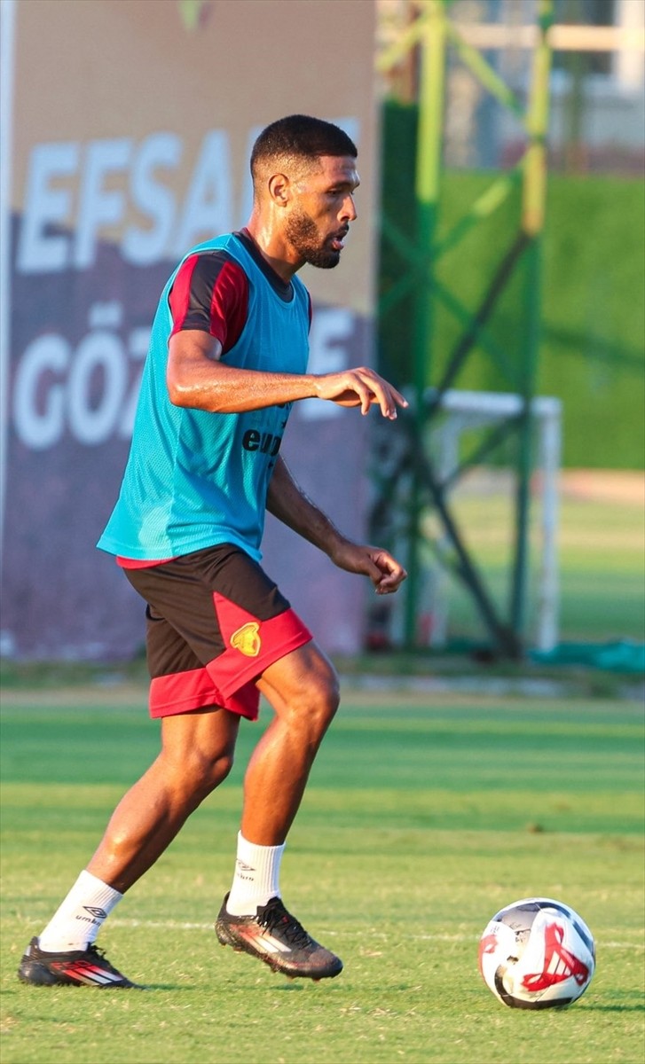 Göztepe, Trendyol Süper Lig'in 3. haftasında deplasmanda Fatih Karagümrük ile yapacağı maçın...