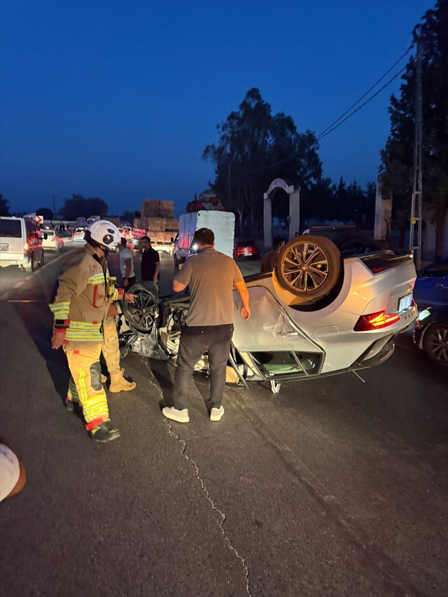 Hatay'ın Belen ilçesinde otomobilin sepetli motosiklete çarpması sonucu 6 kişi yaralandı.