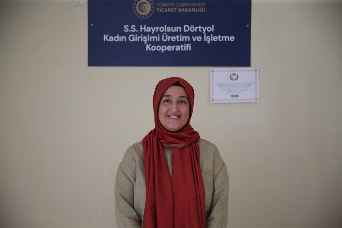 Hatay'ın Dörtyol ilçesinde kooperatif çatısı altında bir araya gelen kadınlar, yaptıkları 16 çeşit...