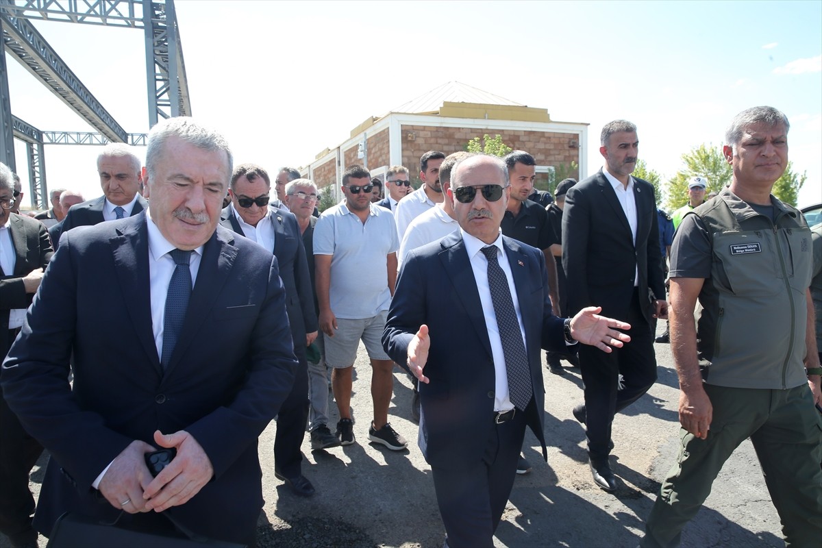 İçişleri Bakan Yardımcısı Mehmet Aktaş, Malazgirt Zaferi'nin 954. yıl dönümü etkinliklerinin...