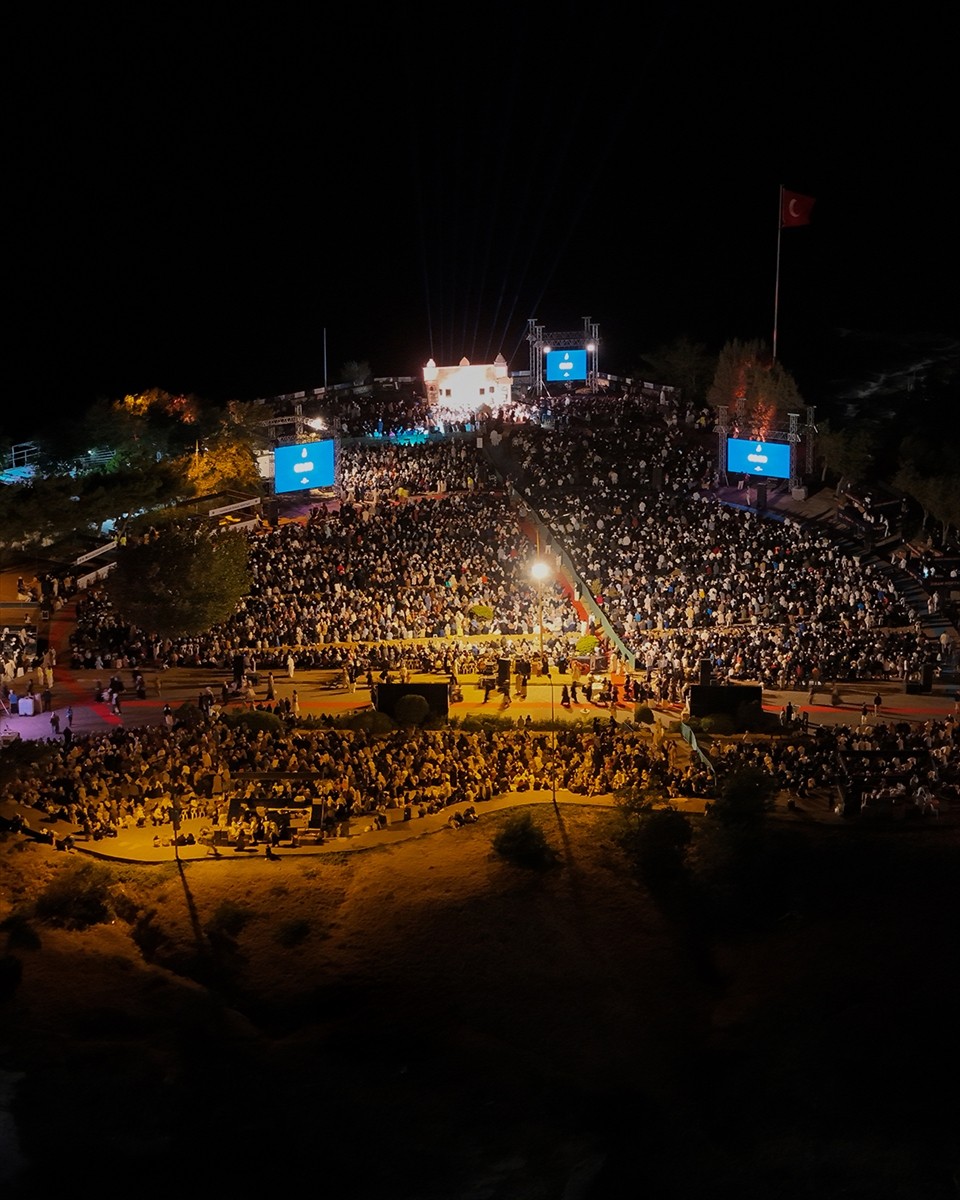 İlmi, akademik, kültürel eserleri ve sosyal çalışmalarıyla tanınan merhum Prof. Dr. Mahmud Esad...