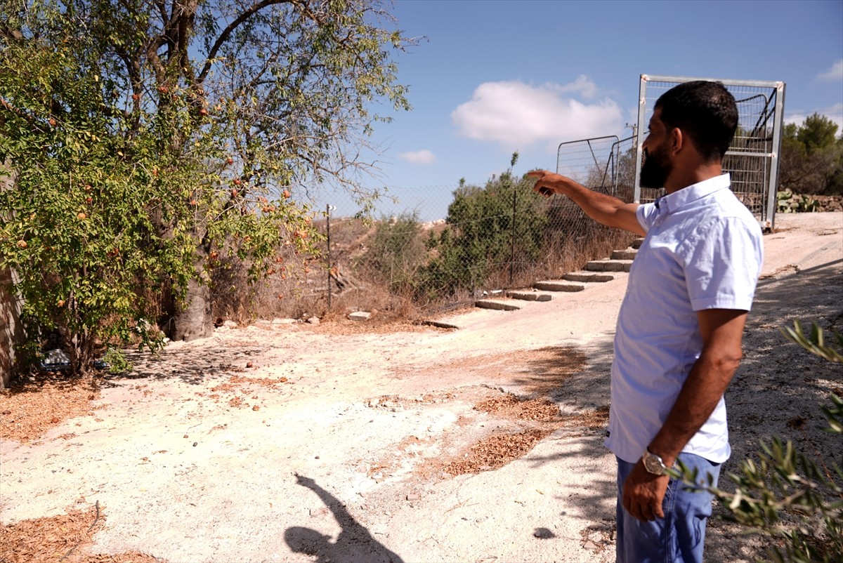 İşgal altındaki Batı Şeria'nın Ramallah kenti yakınlarındaki Sincil beldesinde yaşayan Aid Gafri...