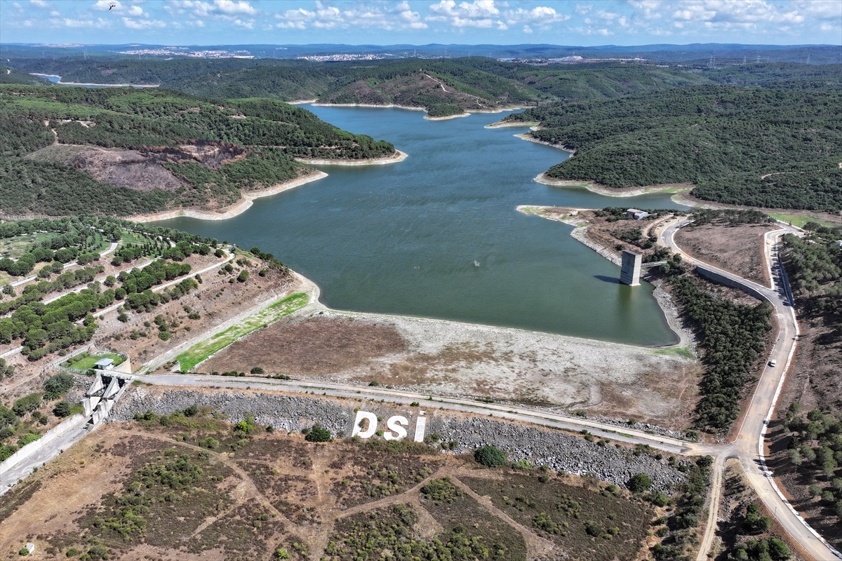 İstanbul'a su sağlayan barajlardaki doluluk oranı, yüzde 48,3 olarak ölçüldü. Fotoğrafta Alibey...