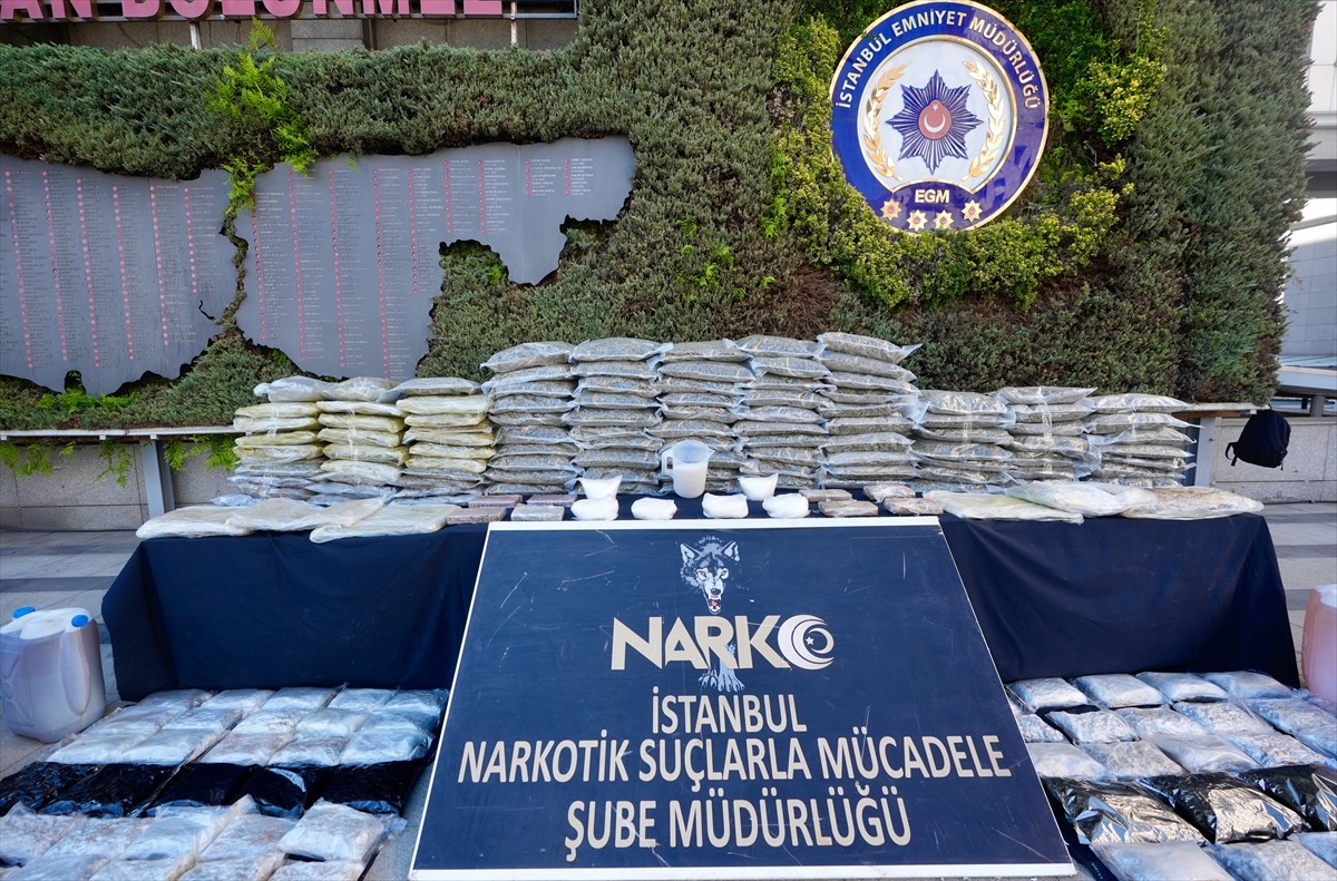 İstanbul'da düzenlenen uyuşturucu operasyonlarında yakalanan 20 şüpheli tutuklandı. Operasyonlarda...