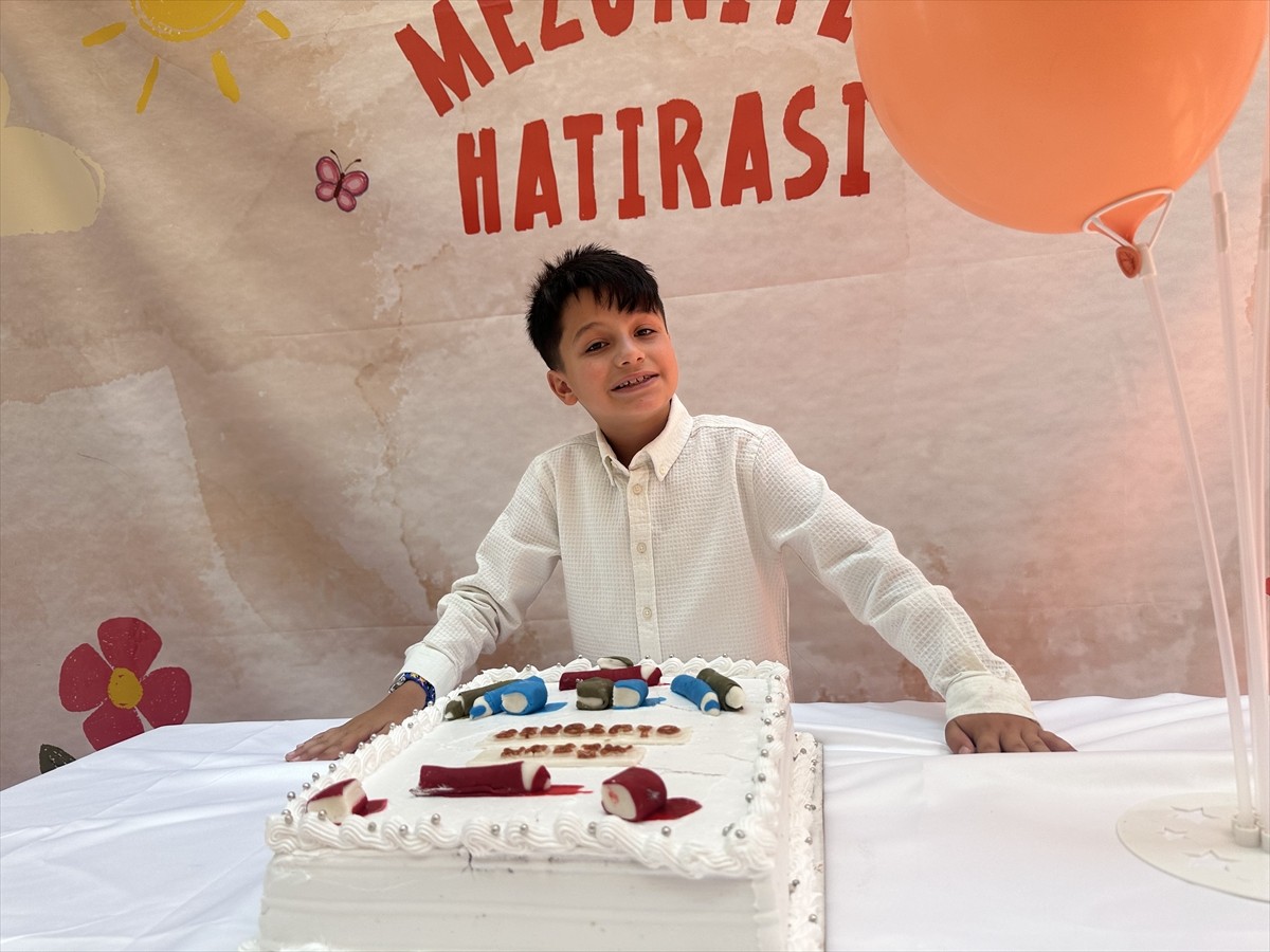 İstanbul'da yaşarken henüz 1,5 yaşında olan çocukları Rüzgar'a konulan otizm tanısı sonrası...