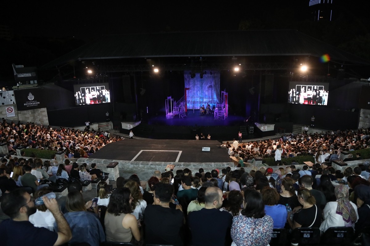 İstanbul Büyükşehir Belediyesi Şehir Tiyatroları, Haldun Taner'in yazdığı "Gözlerimi Kaparım...