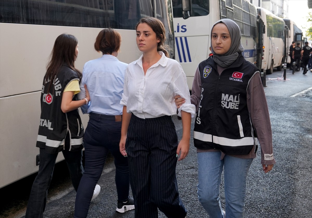 İstanbul Büyükşehir Belediyesine (İBB) yönelik yolsuzluk soruşturması kapsamında, 45 şüpheli...