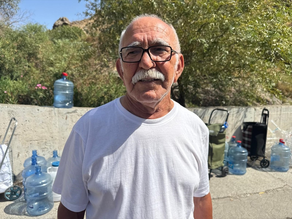 İzmir'de isale hattındaki arıza nedeniyle 8 ilçede zorunlu olarak uygulanan 32 saatlik su...