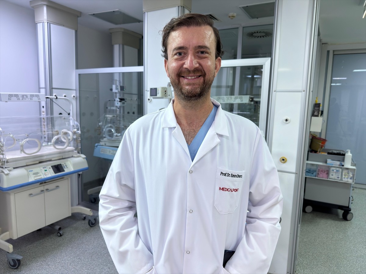 İzmir'de, karın duvarı kapanmadığı için 34 haftalıkken bağırsağı ve karaciğeri vücudunun dışında...