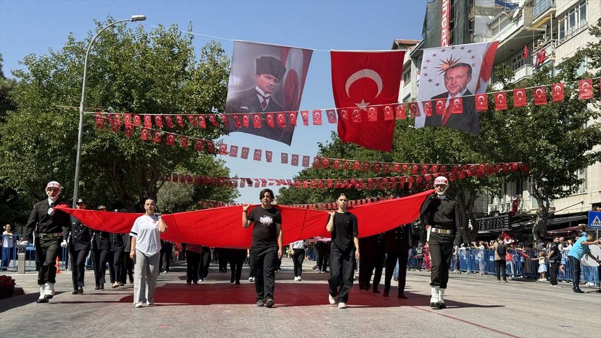 Konya, Karaman, Aksaray ve Afyonkarahisar'da, 30 Ağustos Zafer Bayramı'nın 103. yılı törenlerle...