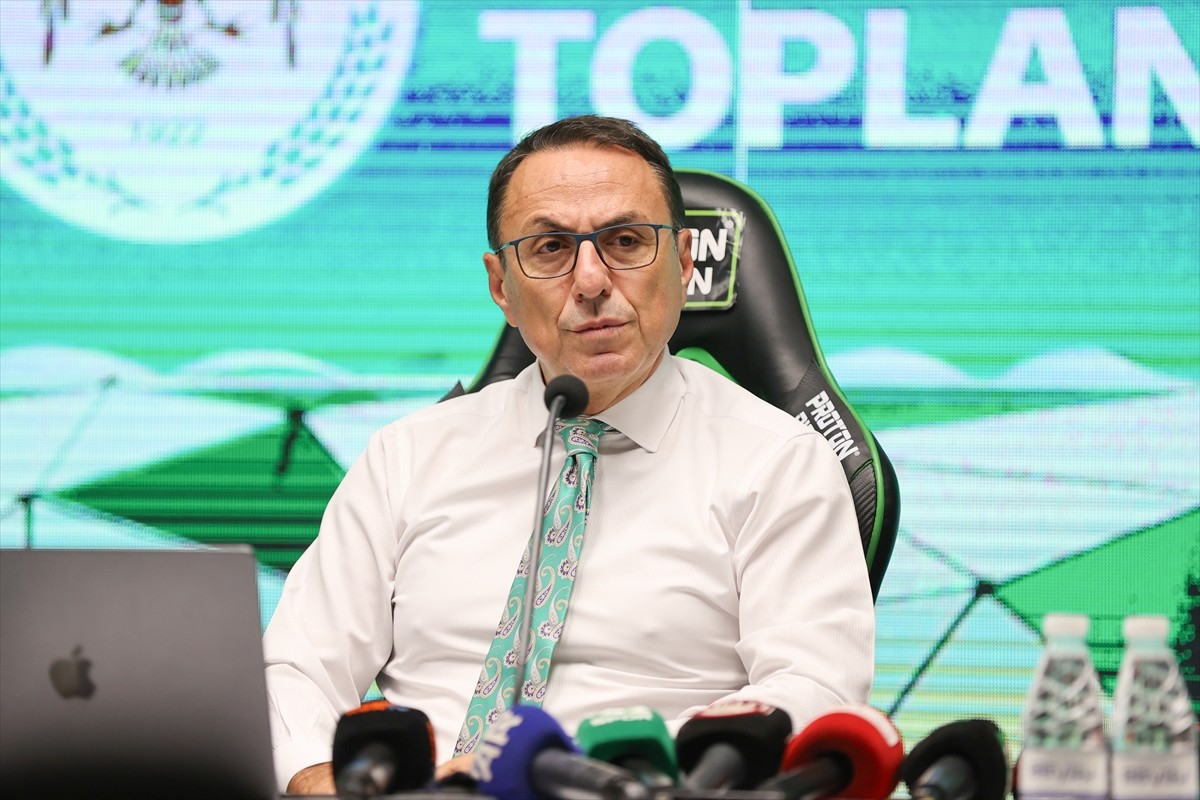 Konyaspor Kulübü Basın Sözcüsü Cengiz Yönet, MEDAŞ Konya Büyükşehir Stadı'nda basın mensuplarıyla...