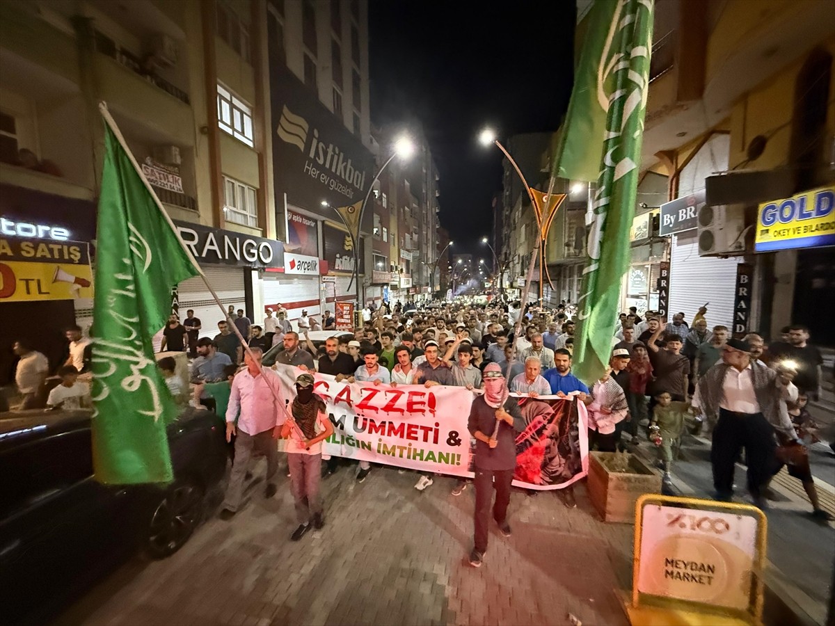 Mardin'de, İsrail'in Gazze'ye saldırılarını protesto için yürüyüş düzenlendi.  Peygamber...
