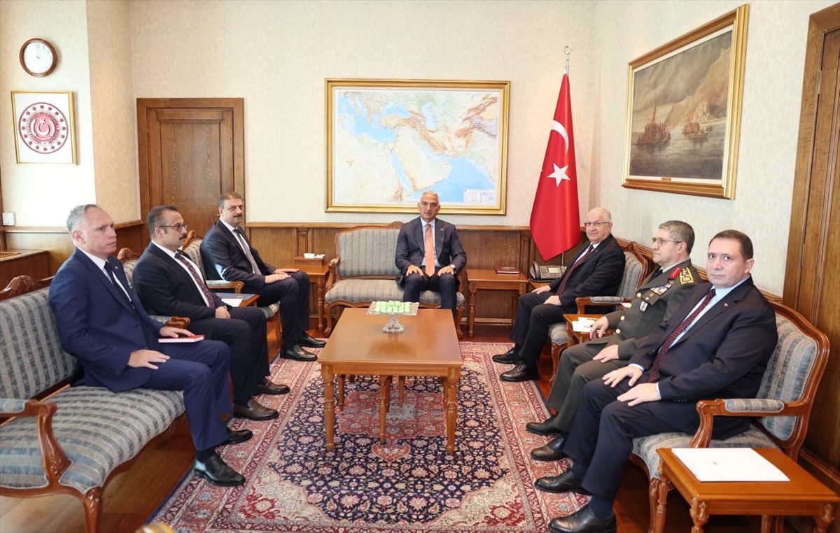 Milli Savunma Bakanı Yaşar Güler, Kültür ve Turizm Bakanı Mehmet Nuri Ersoy ile Milli Savunma...