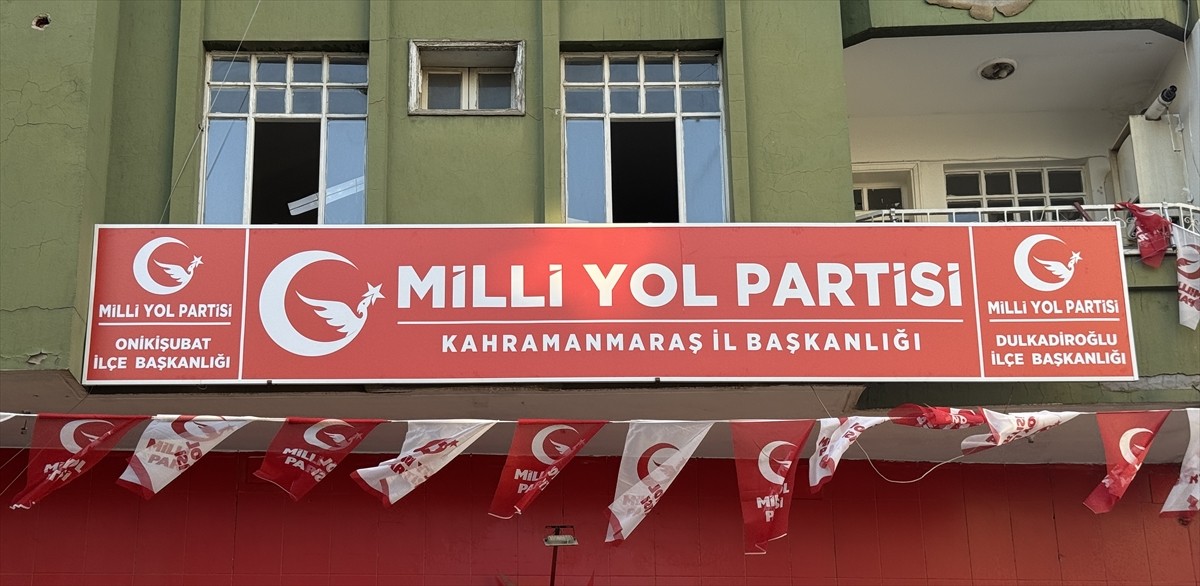 Milli Yol Partisi Genel Başkanı Remzi Çayır, partisinin Kahramanmaraş Teşkilatı binasının...