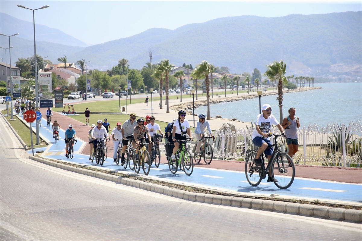 Muğla'nın Fethiye ilçesinde, 2 bisikletlinin hayatını kaybettiği, 1 bisikletlinin yaralandığı...