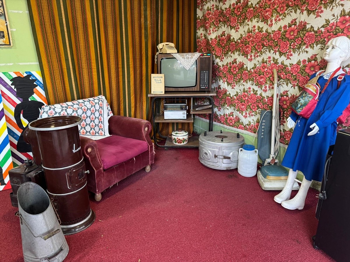 Müzikten sokak kültürüne, çocukluk hatıralarından sahne performanslarına kadar çeşitli...