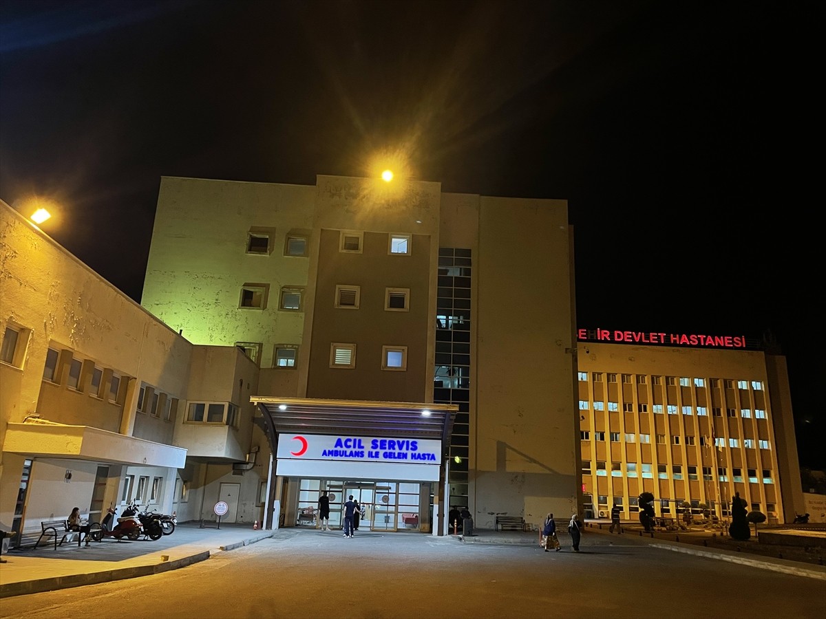 Nevşehir'in Ürgüp ilçesinde Kızılırmak Nehri'nde boğulma tehlikesi geçiren ve hastanede tedavi...