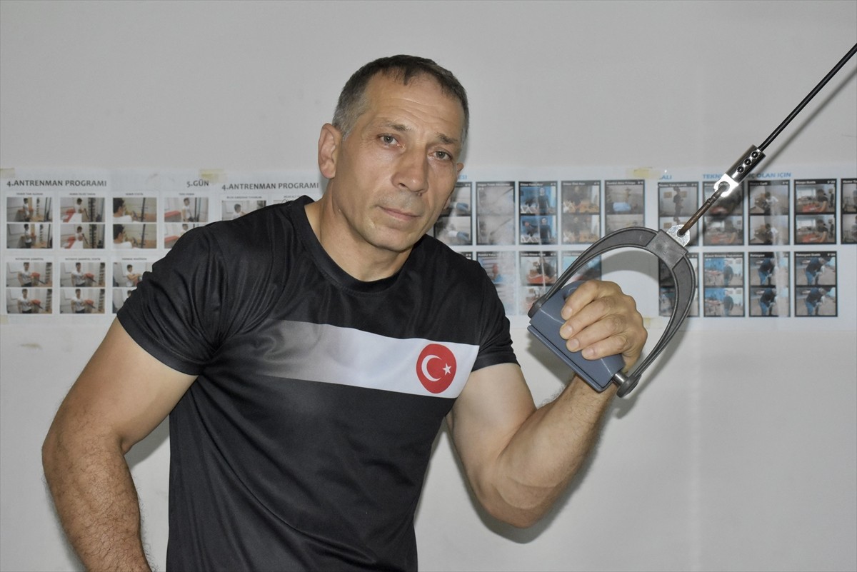 Ordulu milli sporcu Hüsrev Doğru, Bulgaristan'ın Varna kentinde 10-23 Eylül tarihlerinde...