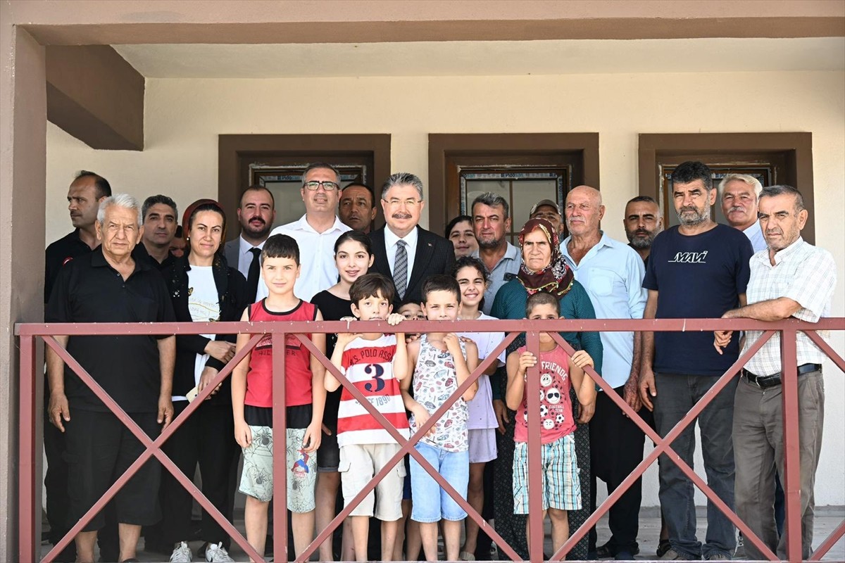 Osmaniye'de yapımı tamamlanan 26 köy evi, törenle depremzedelere teslim edildi. Vali Erdinç...