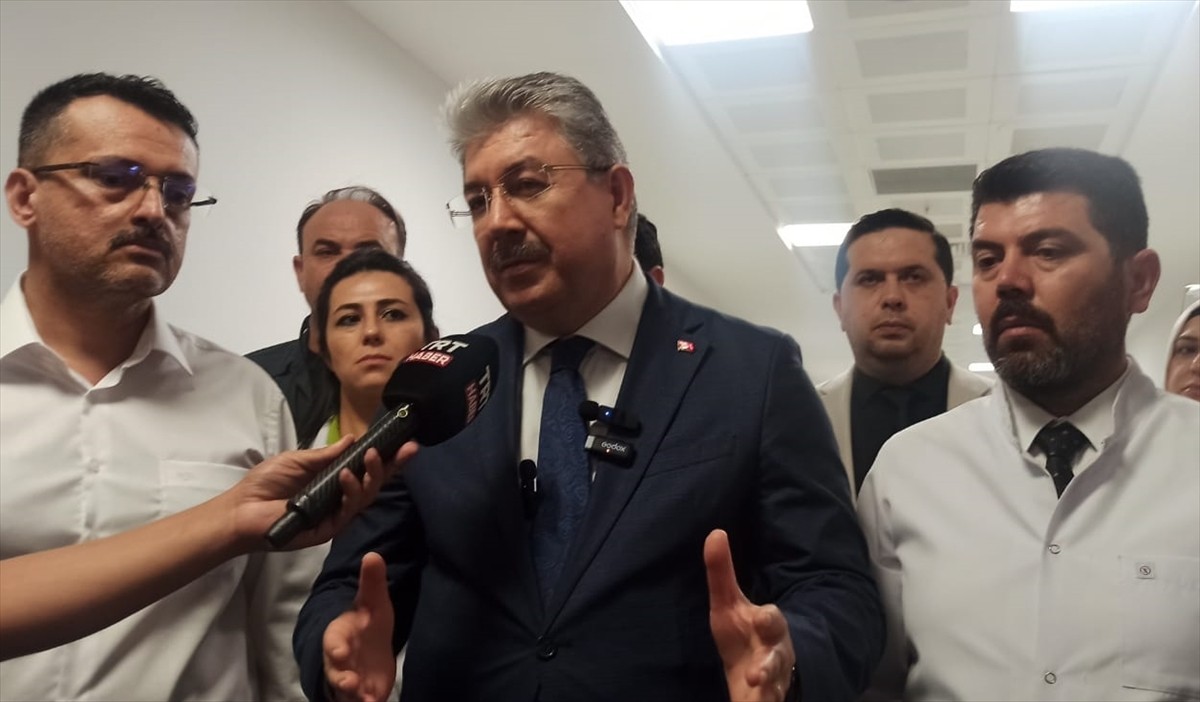 Osmaniye Valisi Erdinç Yılmaz, Hasanbeyli ilçesinde orman yangını ihbarına giden arazözün...