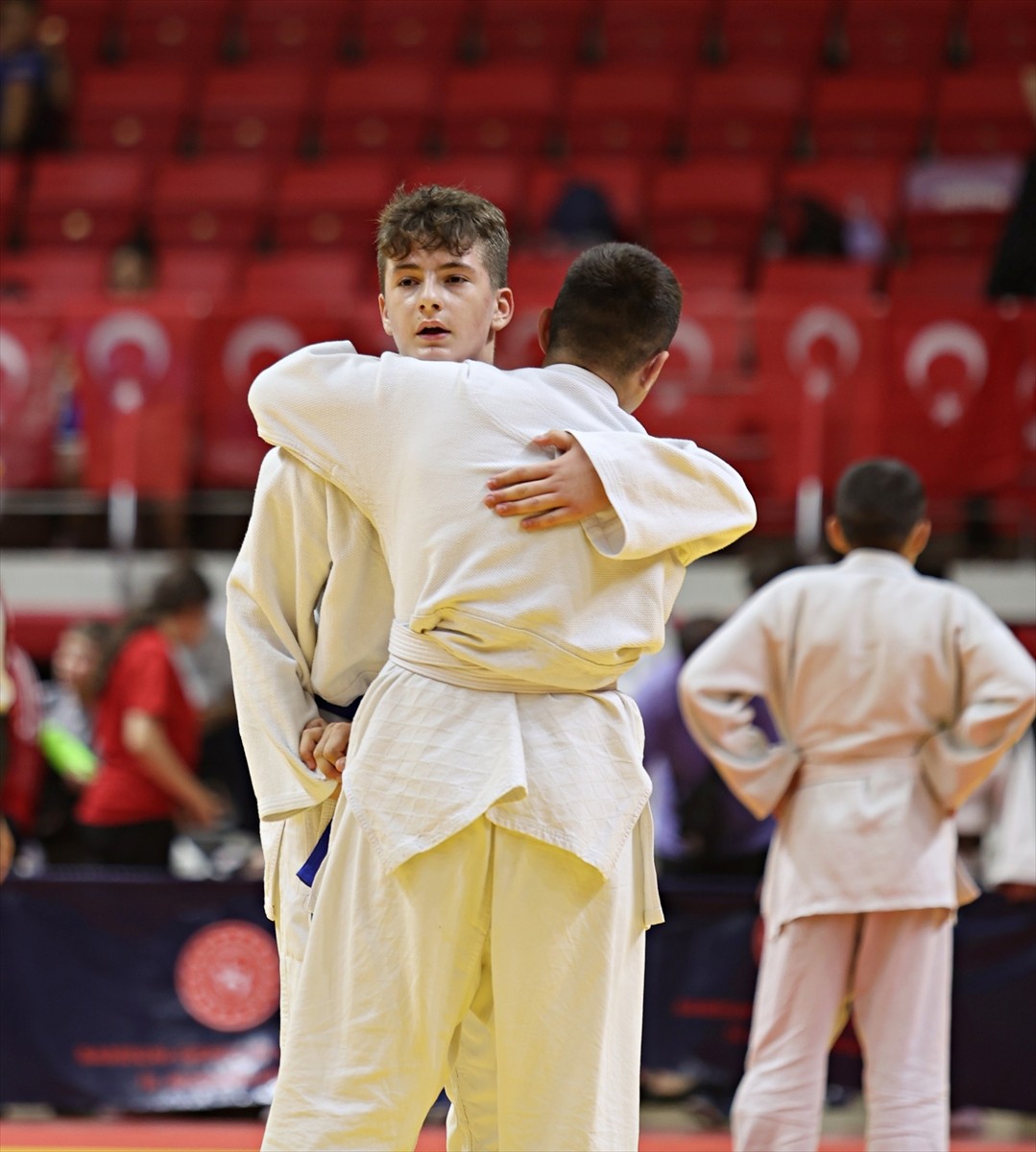 Samsun'da düzenlenen 21. Uluslararası Karadeniz Judo Şampiyonası, sona erdi. Mustafa Dağıstanlı...