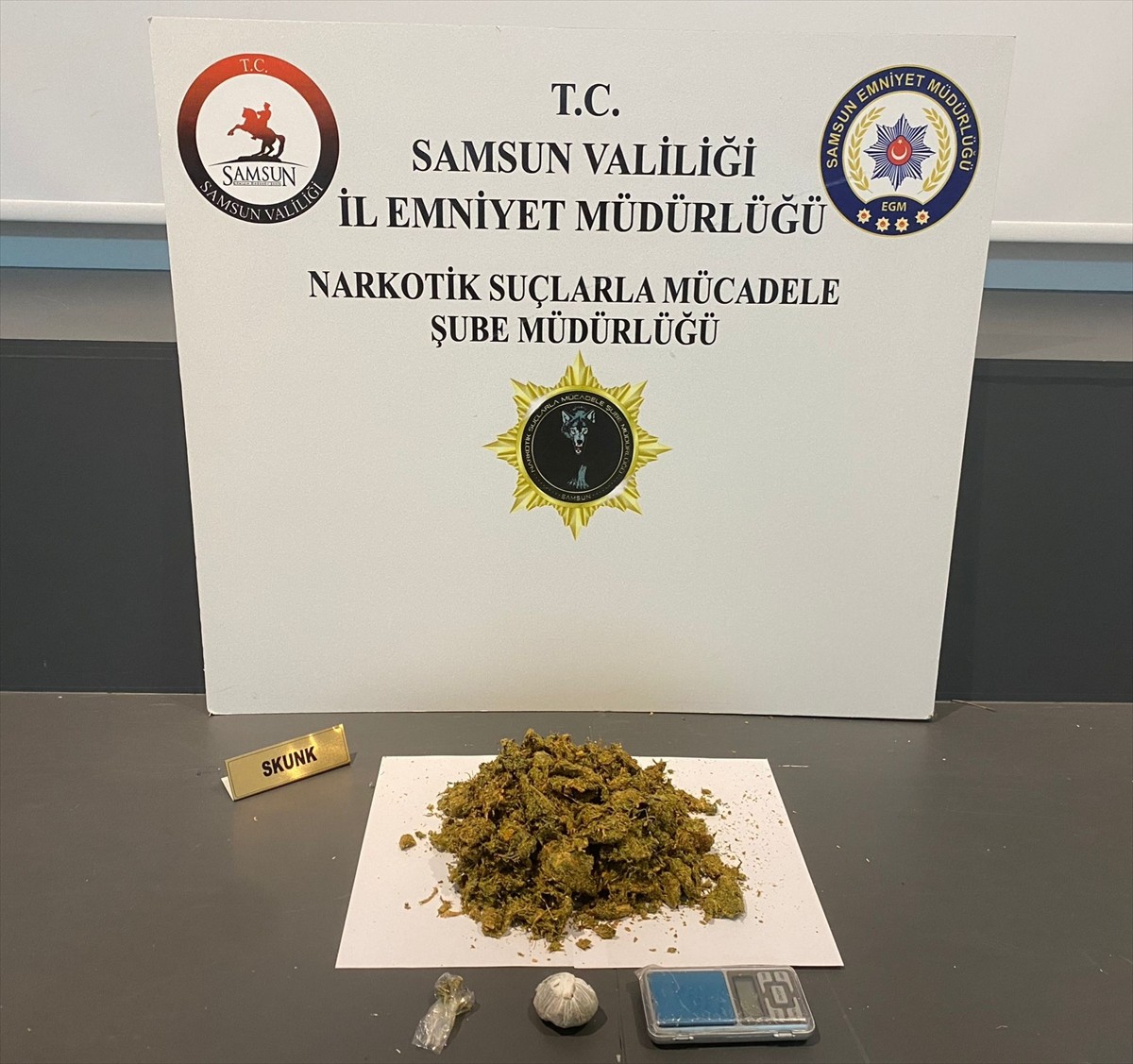 Samsun'da düzenlenen uyuşturucu operasyonlarında 5 şüpheli gözaltına alındı. Operasyonlarda, çok...