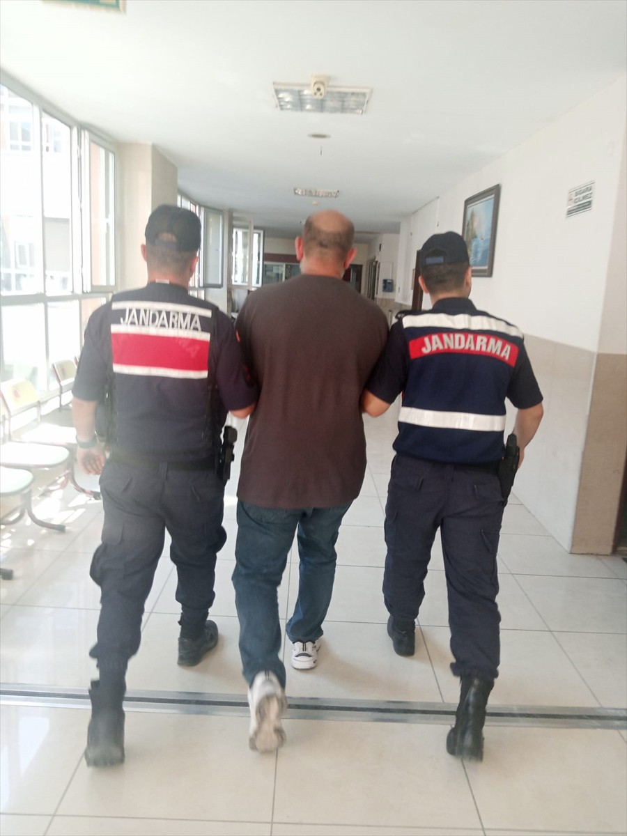 Samsun'un Çarşamba ilçesinde 5 milyon liralık hırsızlık yaptığı belirlenen zanlı, 5 aylık takip...